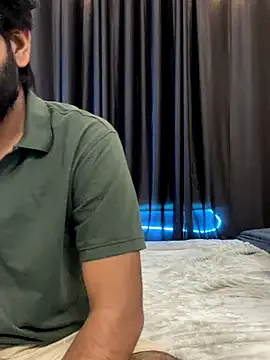 vickyandtania on StripChat