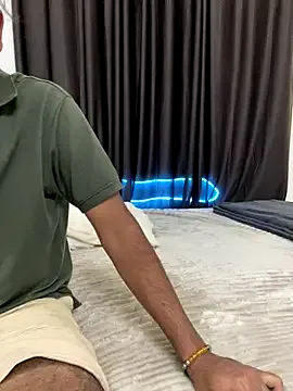 vickyandtania on StripChat