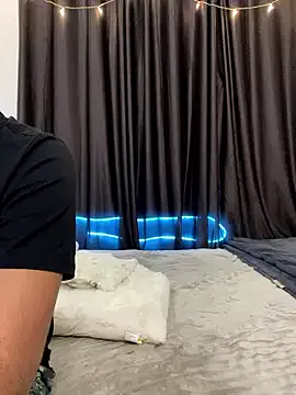 vickyandtania on StripChat