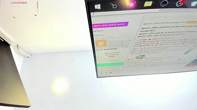 victoria_bourne on StripChat