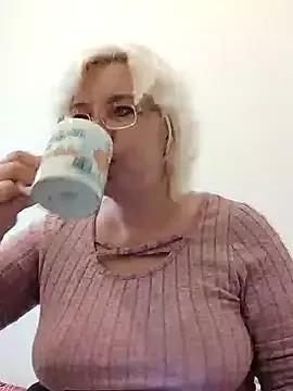 Freechat VikaKing on StripChat