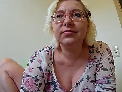 Freechat VikaKing on StripChat