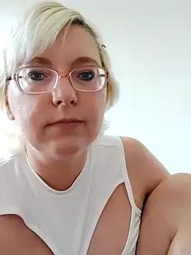 Freechat VikaKing on StripChat