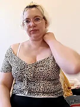 Freechat VikaKing on StripChat