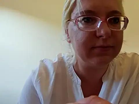 Freechat VikaKing on StripChat