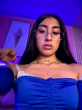Violeet-Smith on StripChat