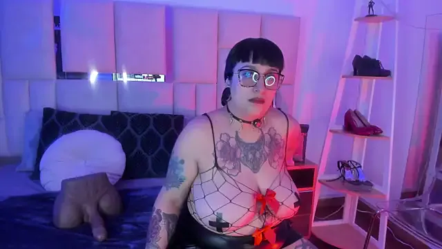 Violett_Sinclair on StripChat