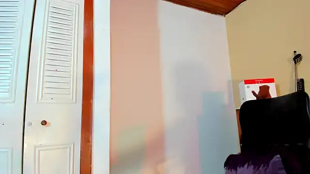 Violetta_0 on StripChat