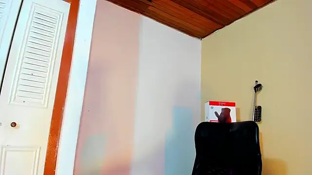 Violetta_0 on StripChat