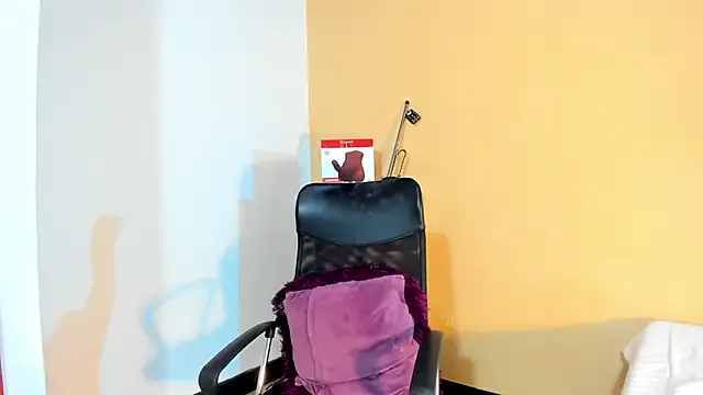 Violetta_0 on StripChat