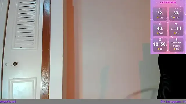 Violetta_0 on StripChat