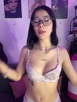 violettahotass — Fingers in pussy