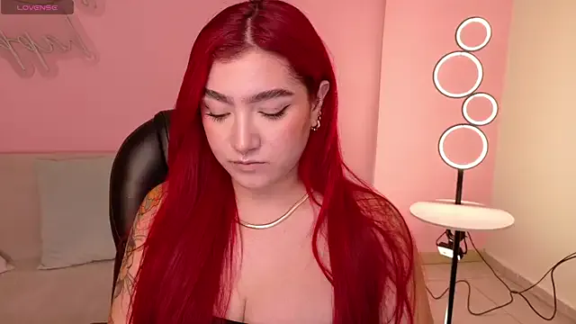 ViolettCastel on StripChat