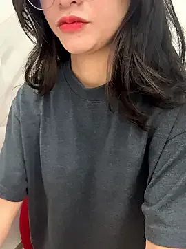 Voyerra_g on StripChat