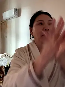 xiiuuff18 on StripChat