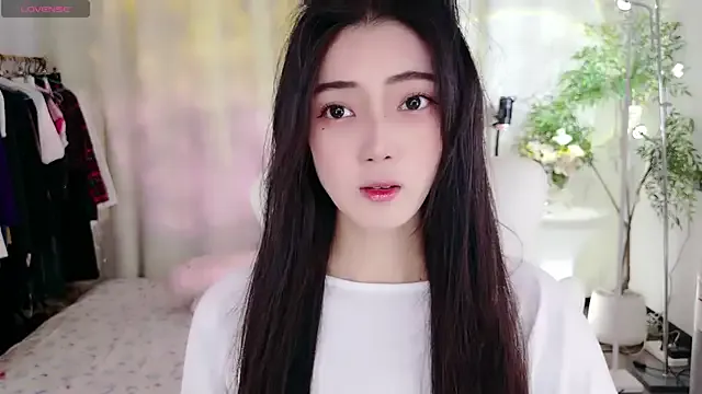 yangyang-777 on StripChat