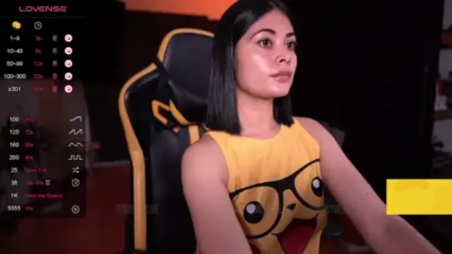 Yinlive on StripChat