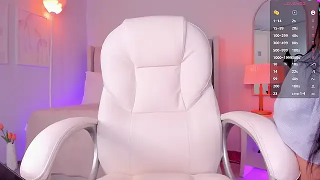 your_alina18 on StripChat