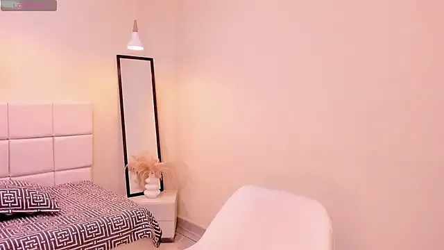 your_khloe on StripChat