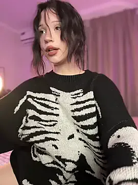 YourLittleDevil on StripChat