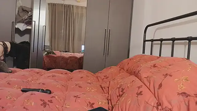 YourSlutQueen on StripChat