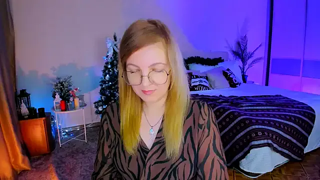 YourUniverser on StripChat