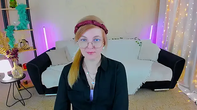 YourUniverser on StripChat