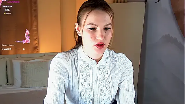 YungTessa on StripChat