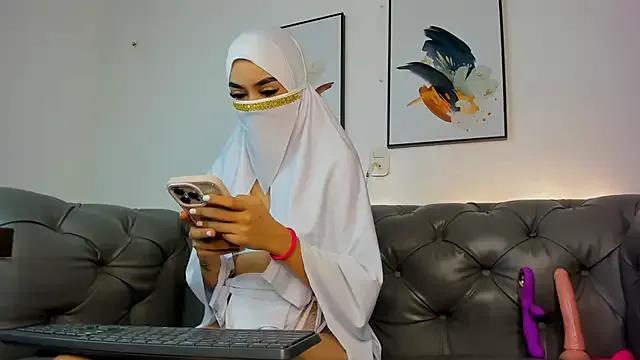 Freechat Zahra_milks on StripChat