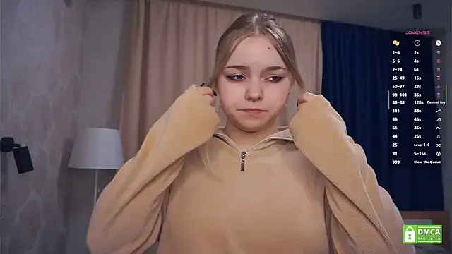 ZaraCreedon on StripChat