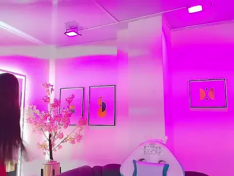 Zoe_swan model from sc