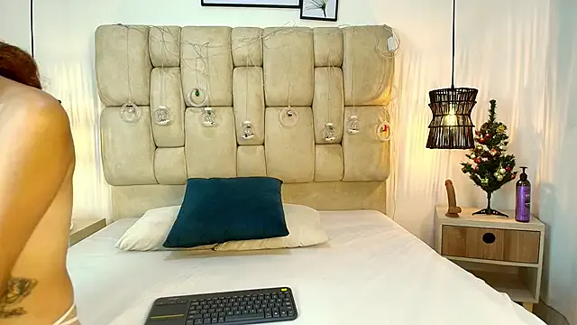 Zoelucas on StripChat