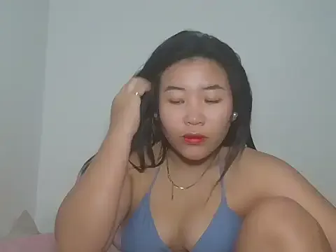 Zyeiii — fingering my pussy